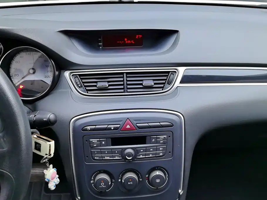 Peugeot 308 — миниатюра 13