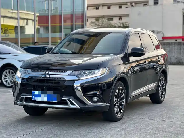 mitsubishi outlander