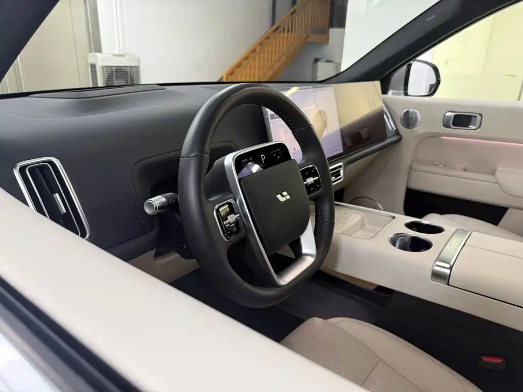Li Auto Li L8 — миниатюра 10