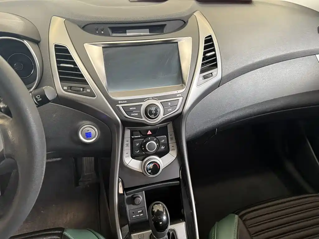Hyundai Elantra Langdong — миниатюра 6