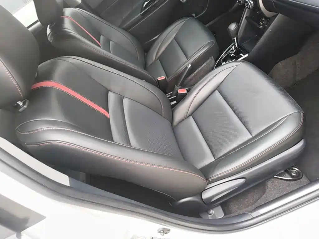 Toyota Yaris L — миниатюра 25
