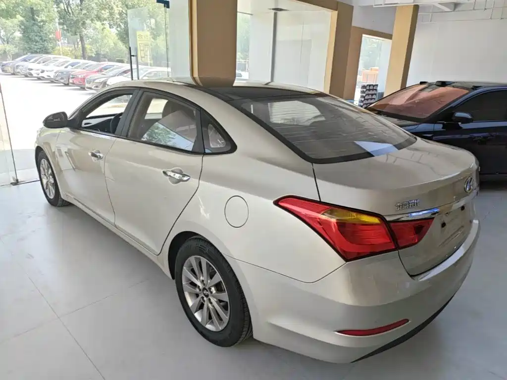 Hyundai Mistra — миниатюра 5