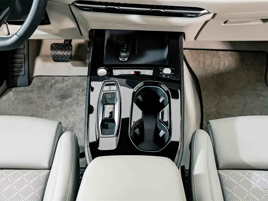 Audi A5L — миниатюра 11