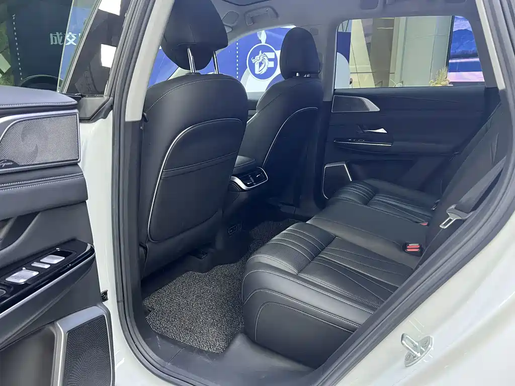 XPeng G9 — миниатюра 6