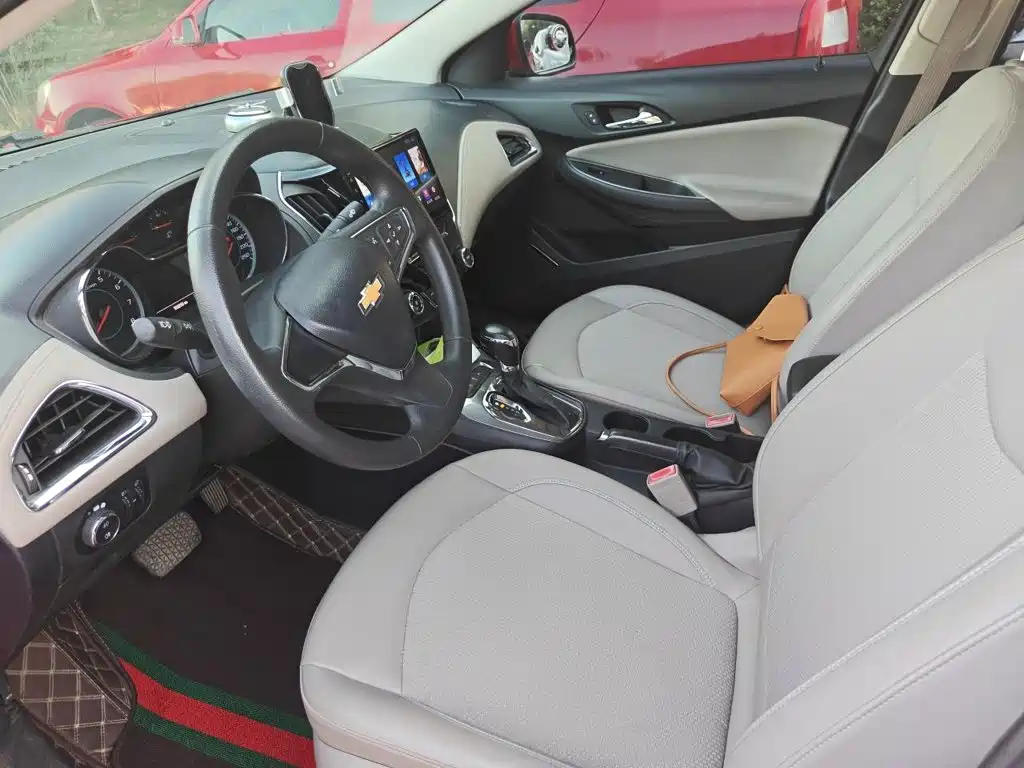 Chevrolet Cruze — миниатюра 8