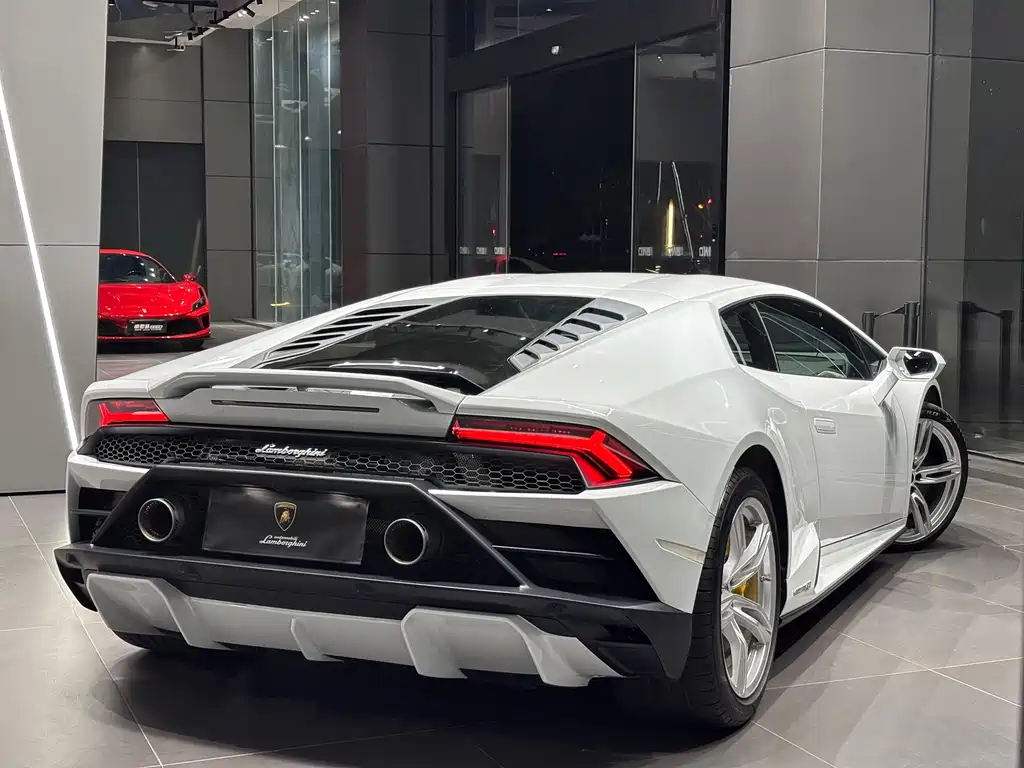 LAMBORGHINI HURACÁN