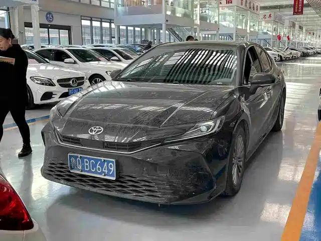 TOYOTA CAMRY 2025