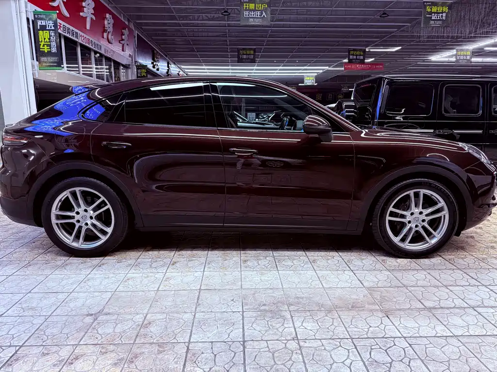 Porsche Cayenne — миниатюра 5