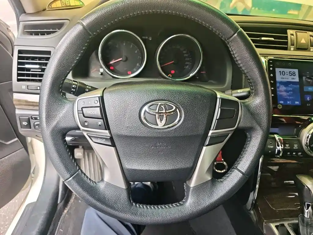 Toyota Reiz — миниатюра 6