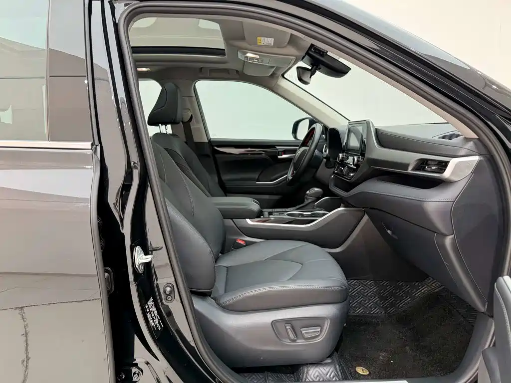 Toyota Highlander — миниатюра 18