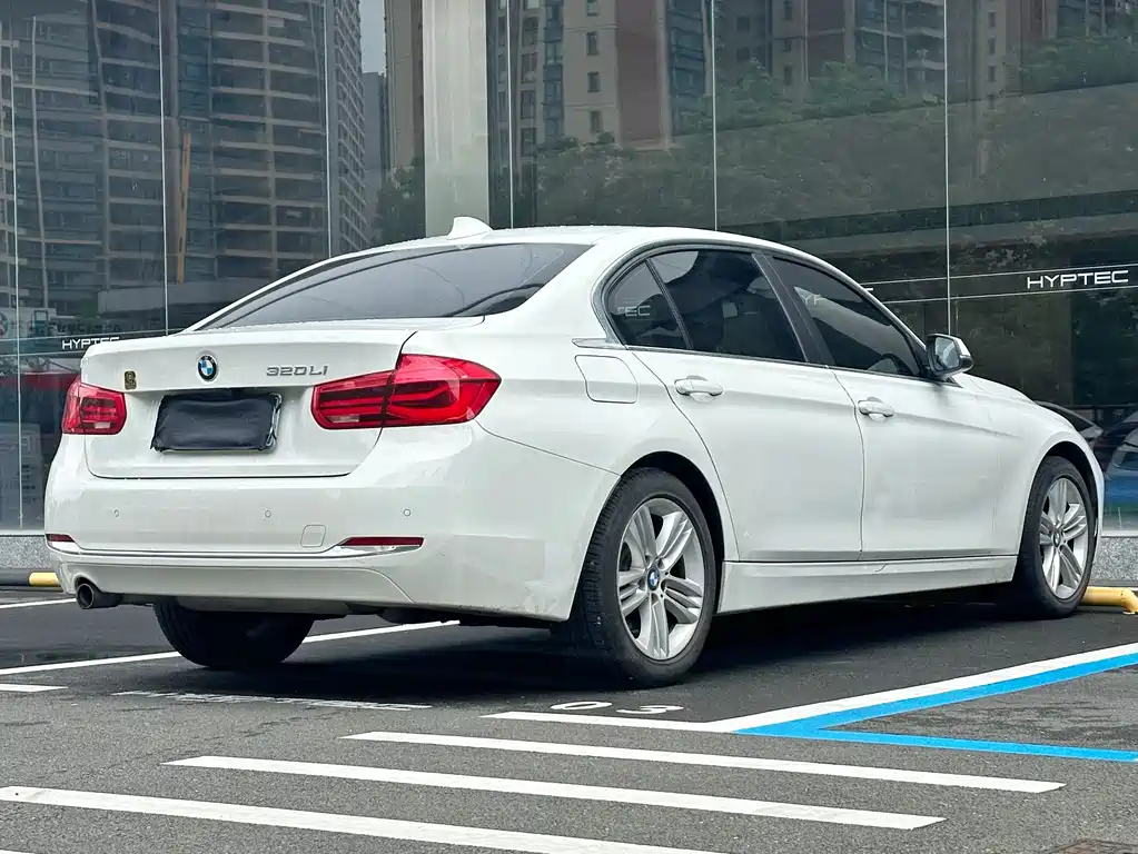 BMW 3 Series — миниатюра 2