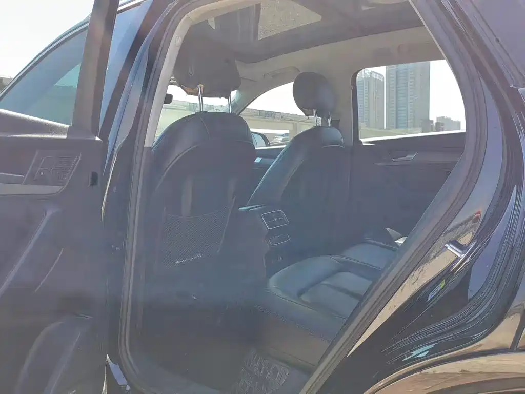 Audi Q5L — миниатюра 5