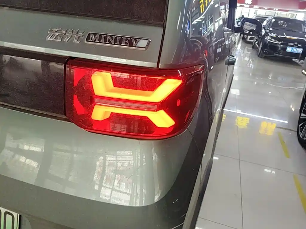 Wuling MINIEV — миниатюра 8