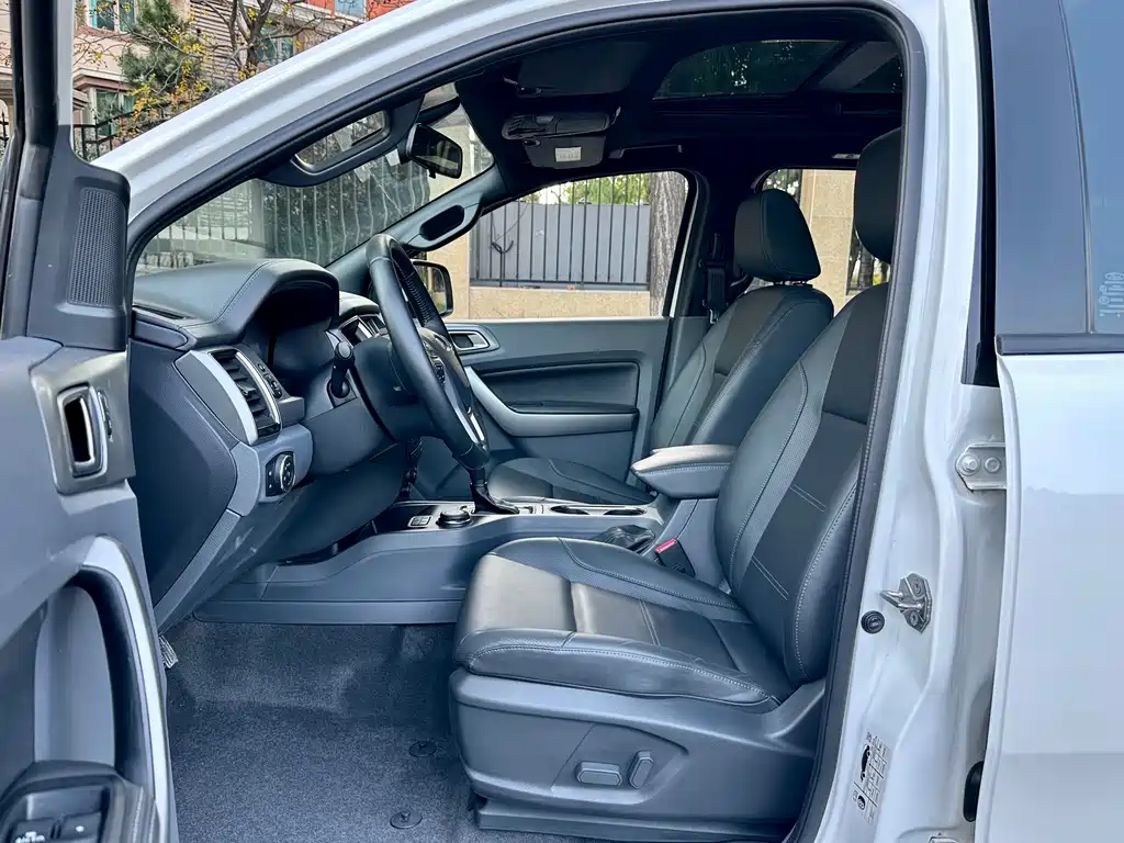 Ford Everest — миниатюра 6