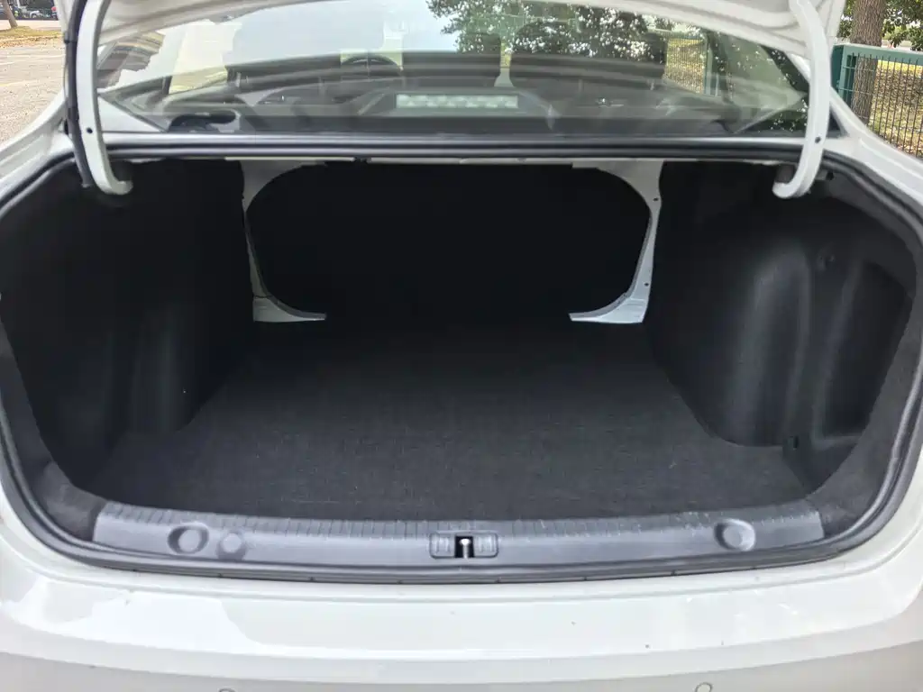 Volkswagen Lavida — миниатюра 16