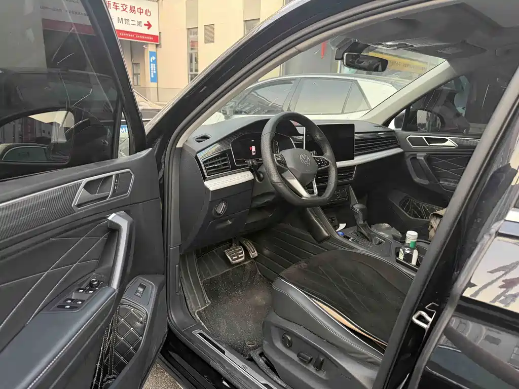 Volkswagen Tiguan L — миниатюра 2