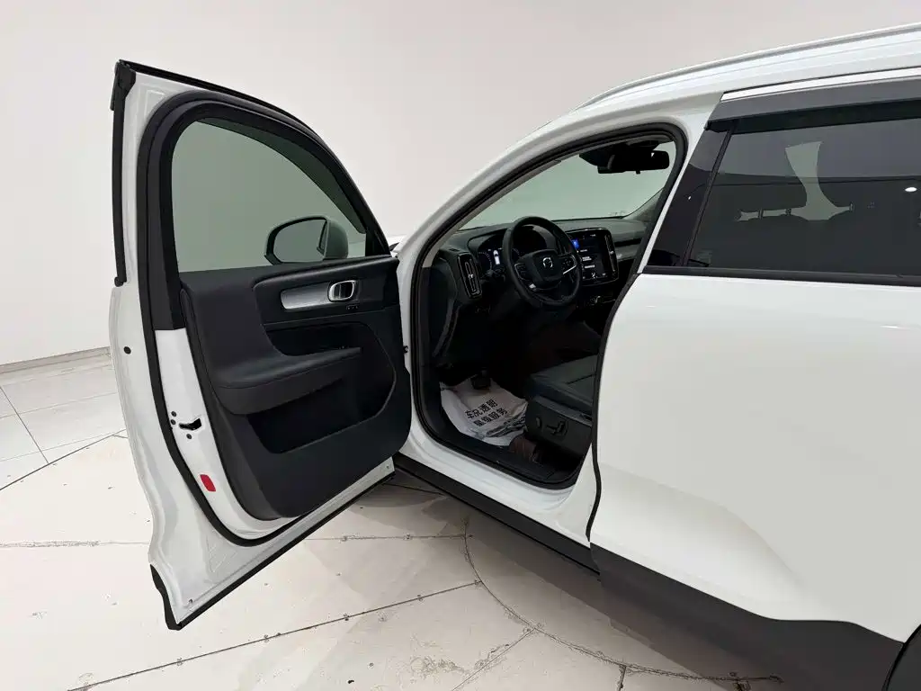 Volvo XC40 — миниатюра 22