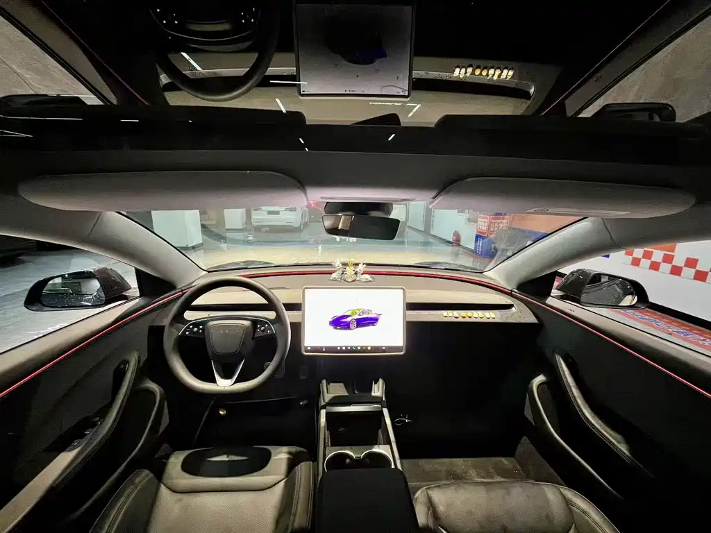 Tesla Model 3 — миниатюра 6