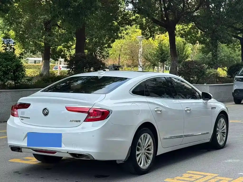 Buick LaCrosse — миниатюра 7