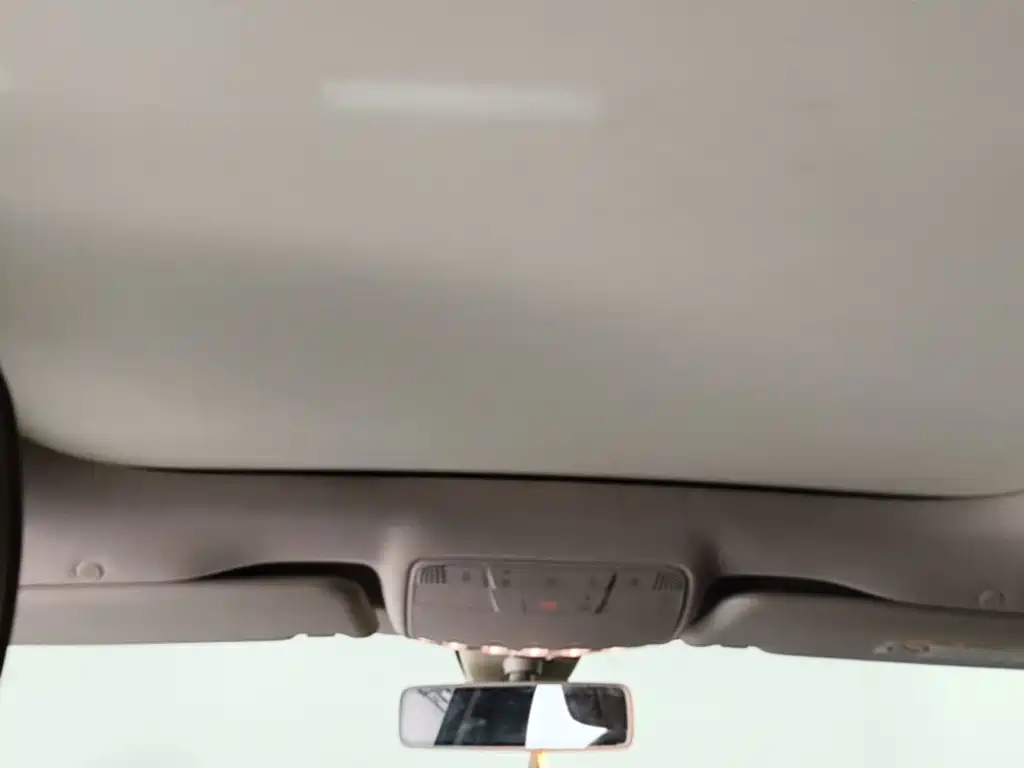 Mercedes-Benz E-Class — миниатюра 18