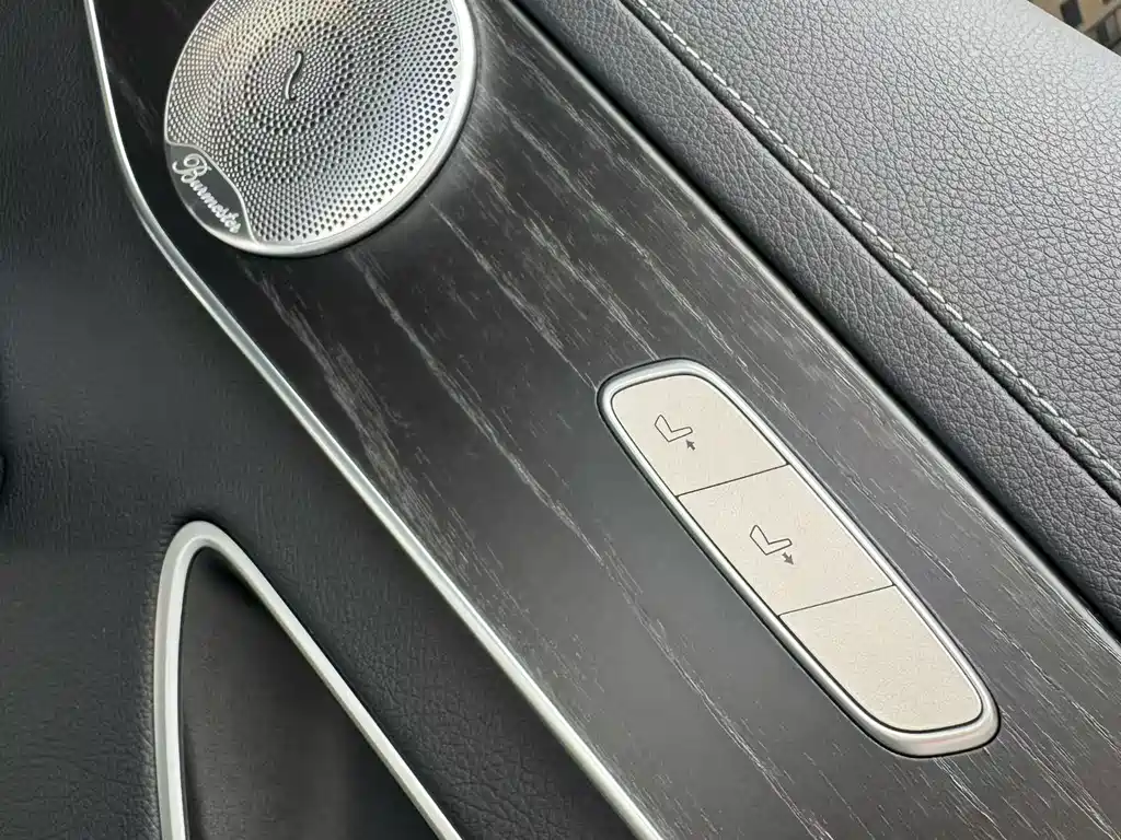 Mercedes-Benz C-Class — миниатюра 8