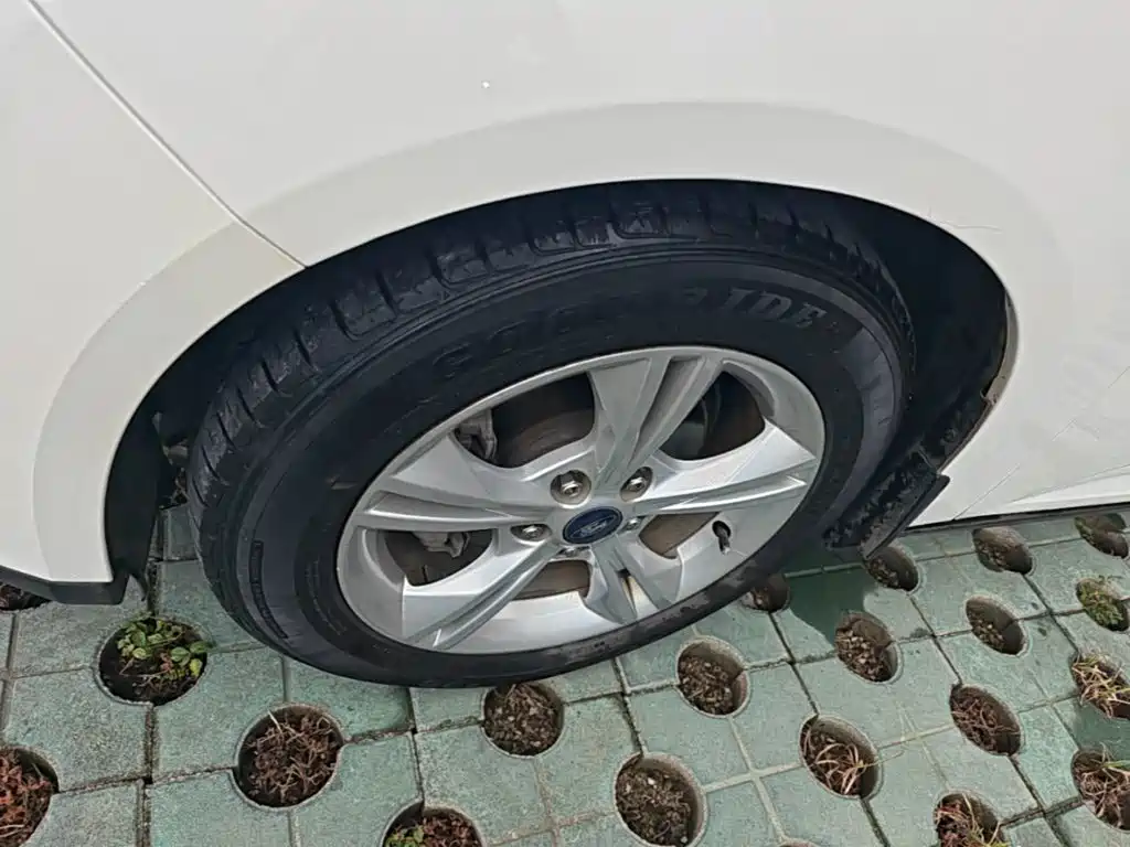 Ford Focus — миниатюра 23
