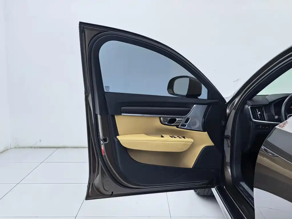 Volvo V90 — миниатюра 26