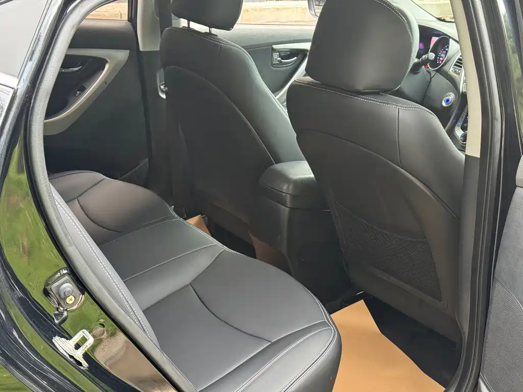 Hyundai Elantra Langdong 1.6L Auto Leading Type, фото 13