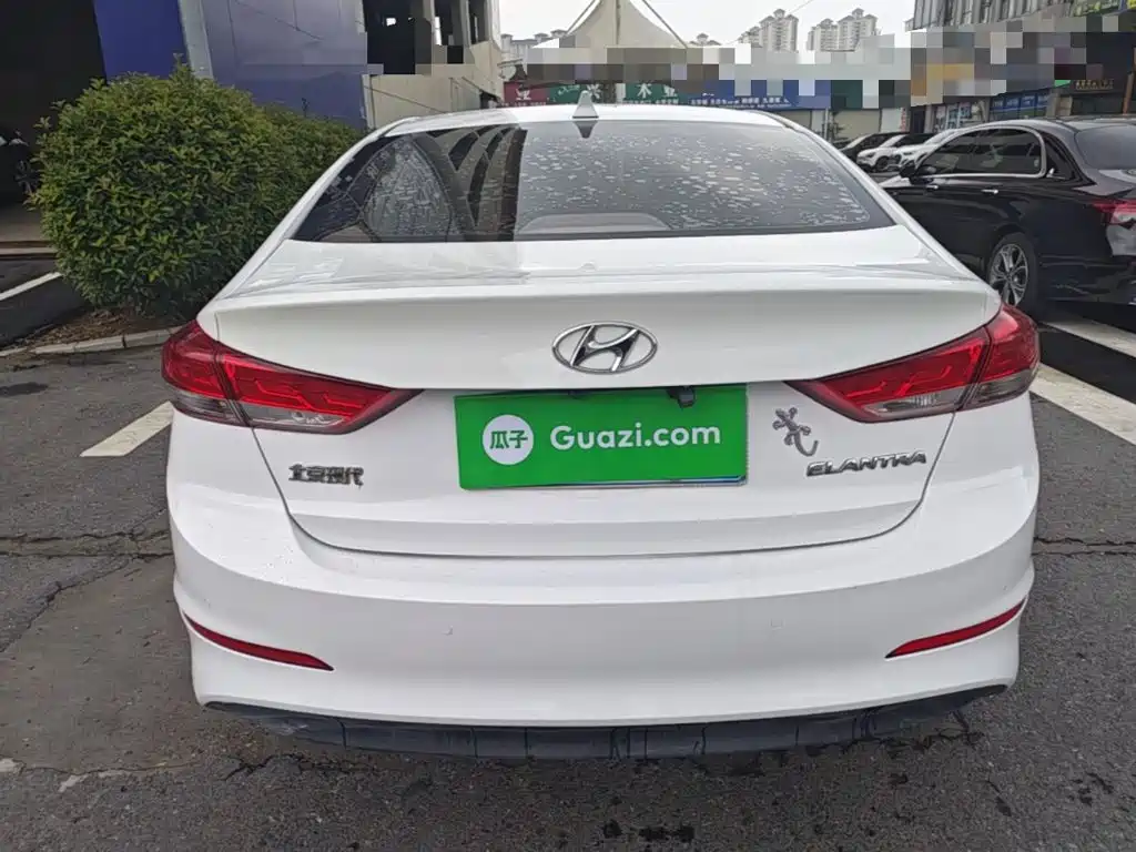 Hyundai Elantra — миниатюра 6