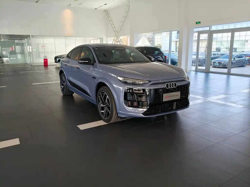 AUDI Q6L SPORTBACK E TRON