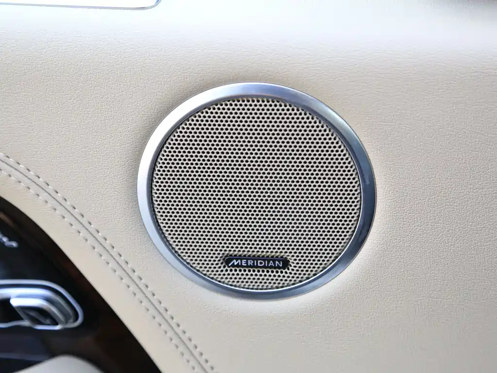 Land Rover Range Rover — миниатюра 17