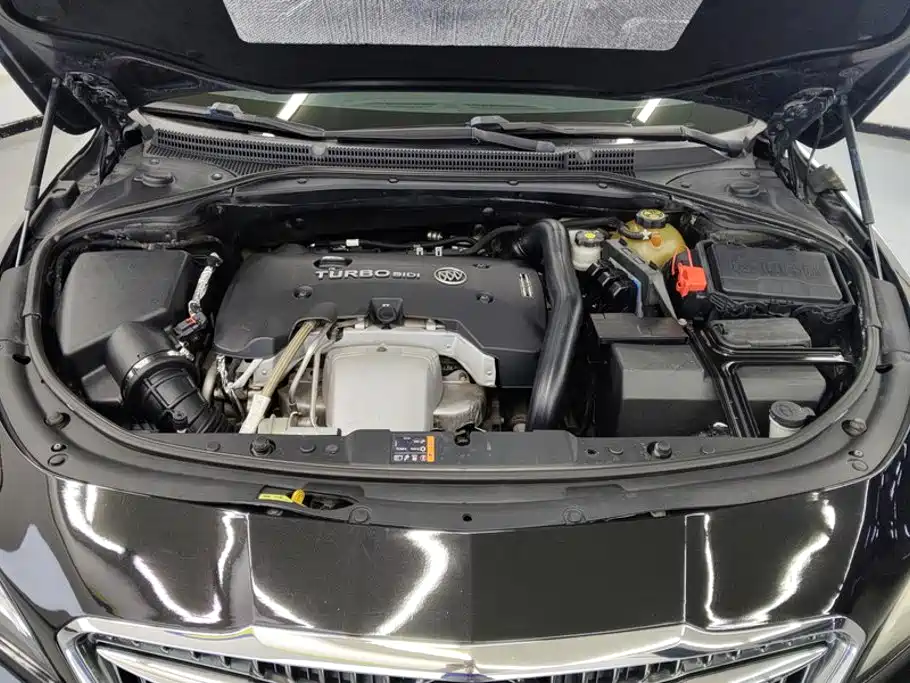 Buick LaCrosse — миниатюра 10