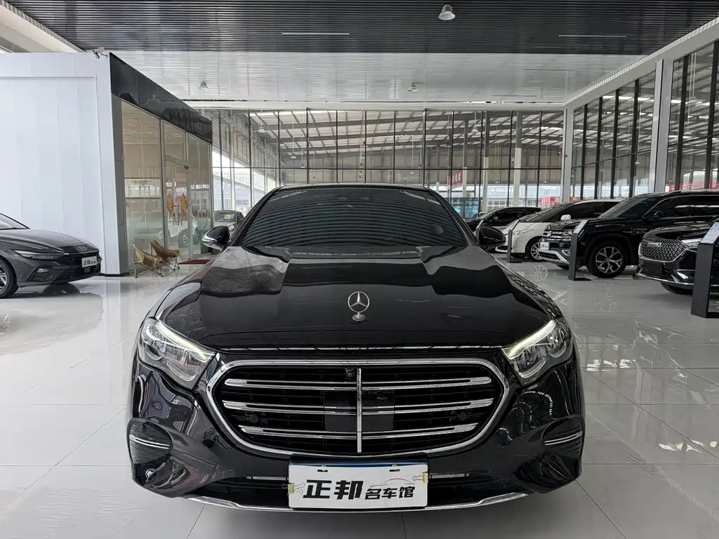 Mercedes-Benz E-Class — миниатюра 2