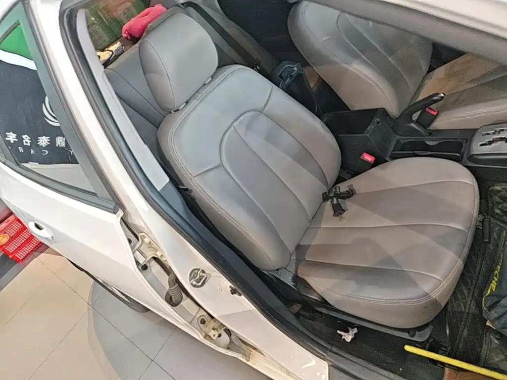 Hyundai Elantra — миниатюра 25