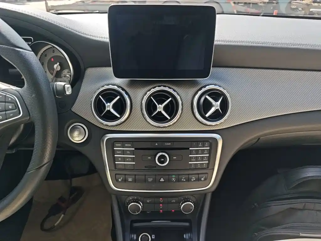 Mercedes-Benz GLA — миниатюра 13