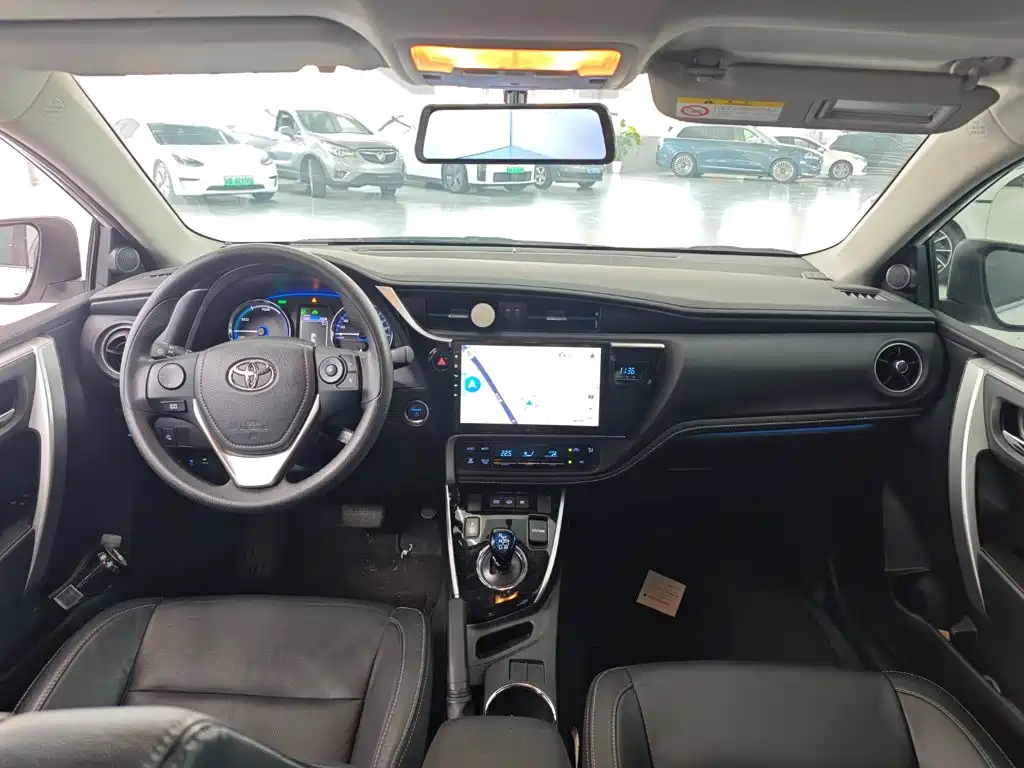 Toyota Corolla Hybrid — миниатюра 9