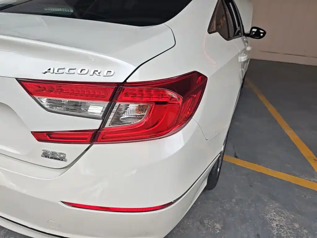 Honda Accord — миниатюра 8
