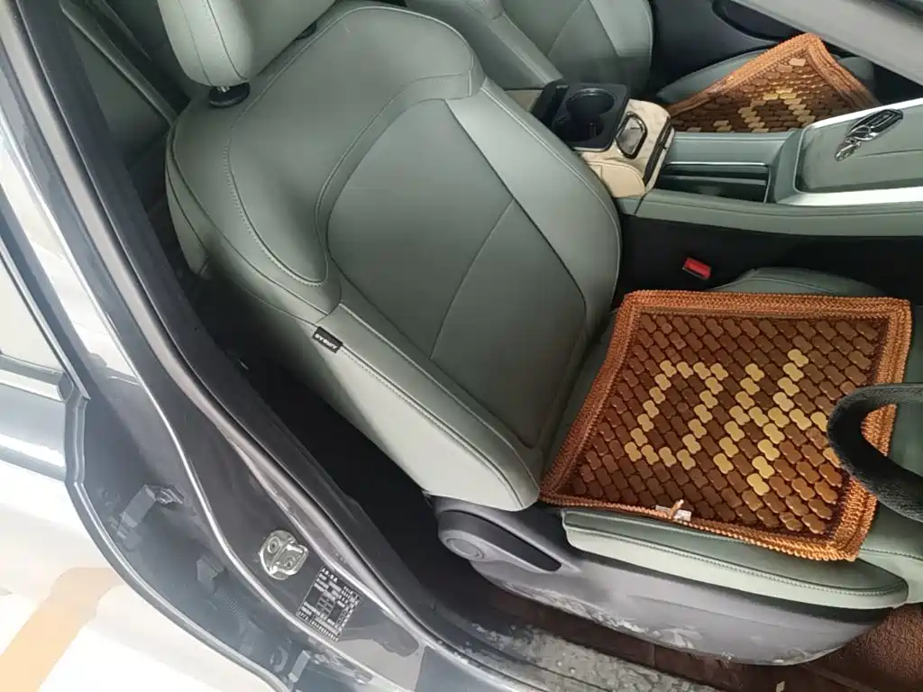 Roewe D6 — миниатюра 25