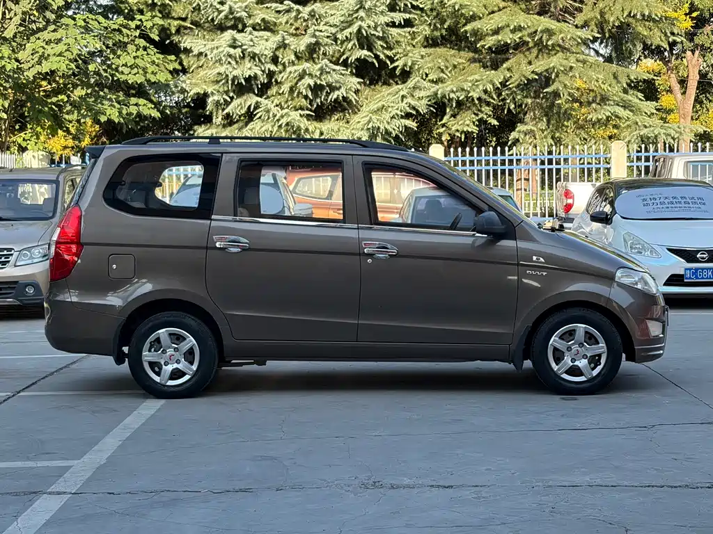 Wuling Hongguang — миниатюра 15