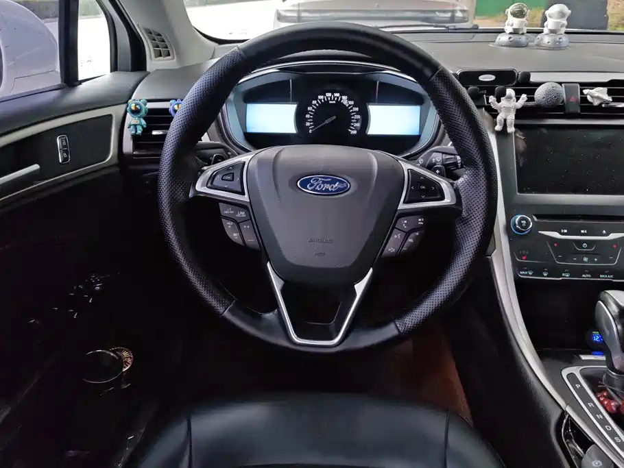 Ford Mondeo — миниатюра 15