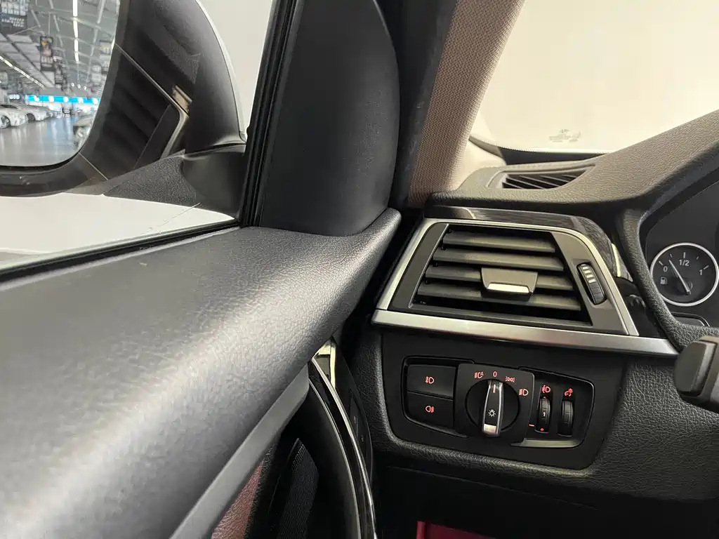 BMW 3 Series — миниатюра 16