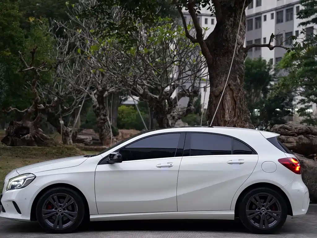 MERCEDES-BENZ A CLASS