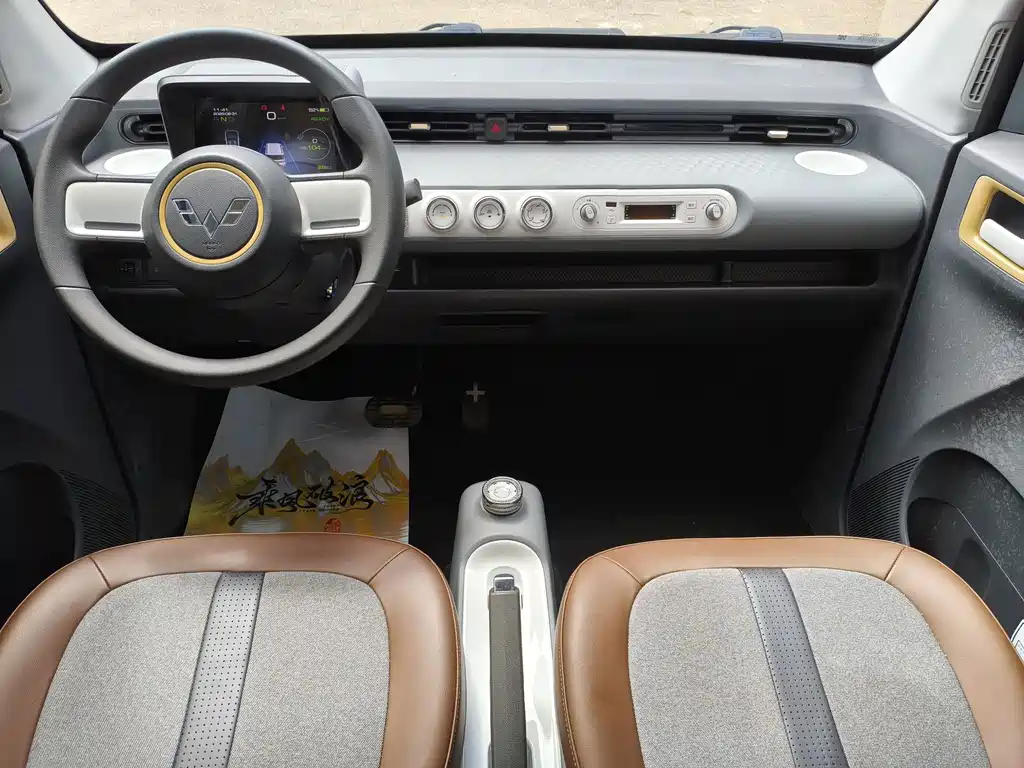 Wuling MINIEV — миниатюра 6