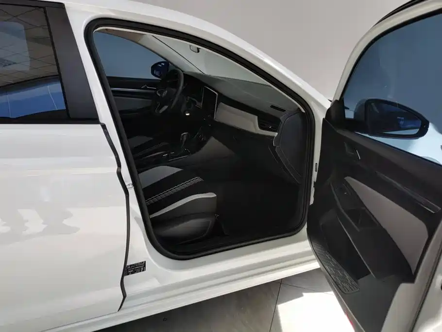 Volkswagen Bora — миниатюра 8