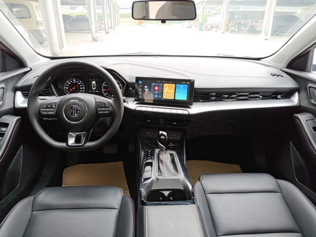 MG MG5 1.5 л 2024 г. Серебристо-серый, пробег 14800 км