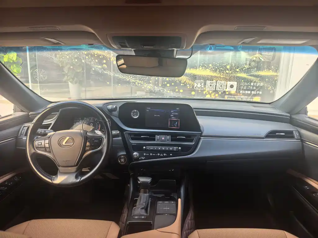 Lexus ES — миниатюра 5