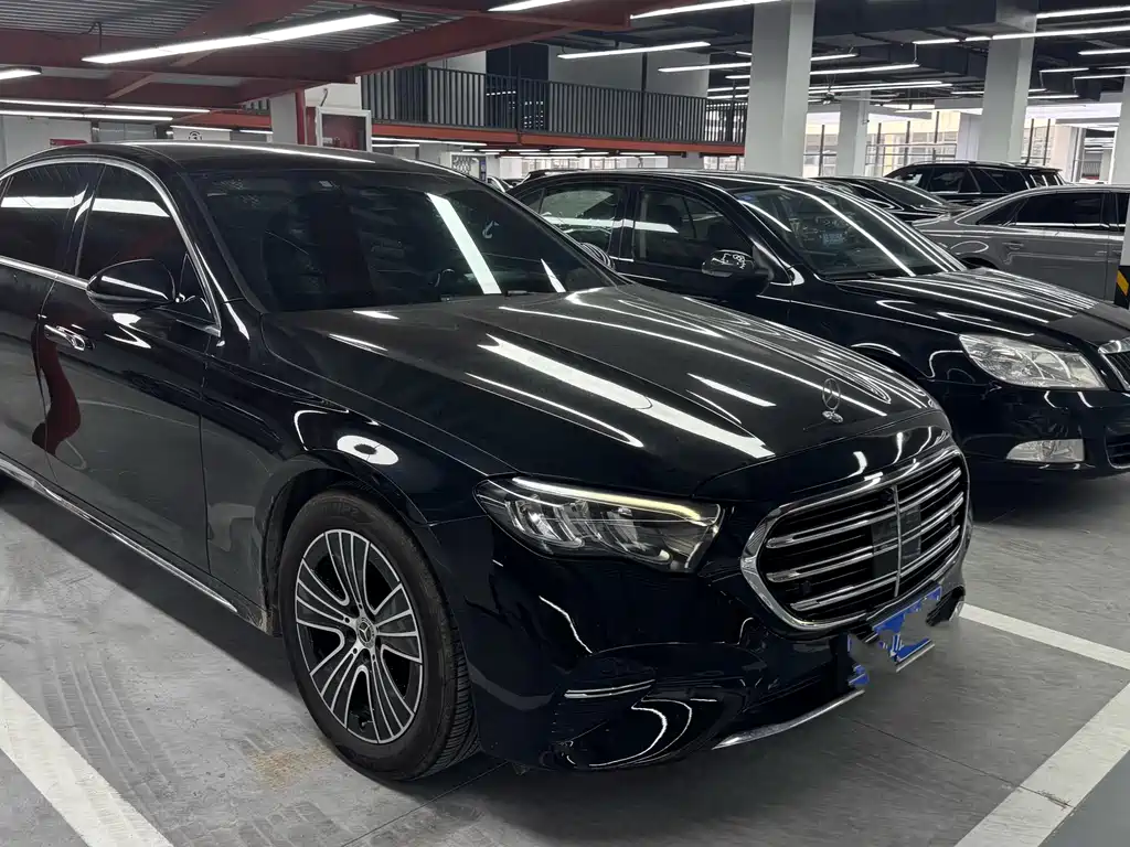 Mercedes-Benz E-Class — миниатюра 3