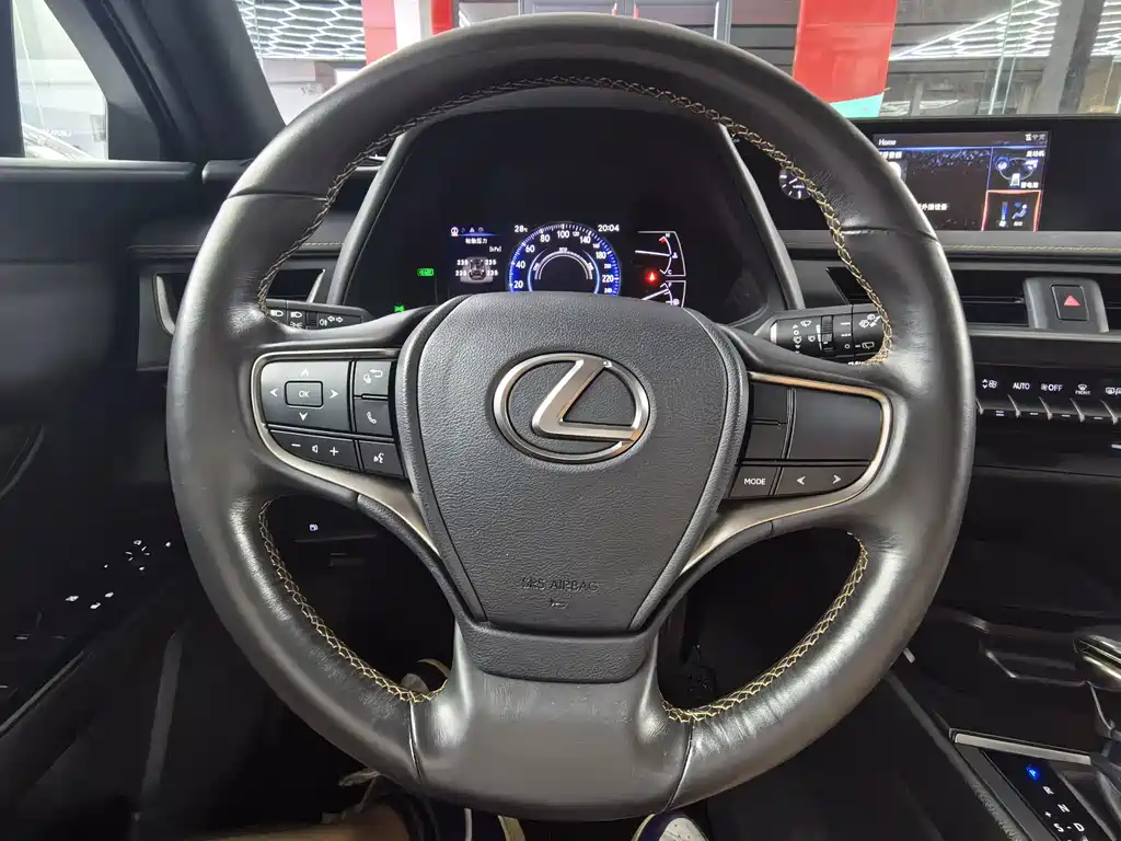 Lexus UX — миниатюра 15