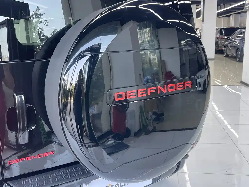 Land Rover Defender — миниатюра 23