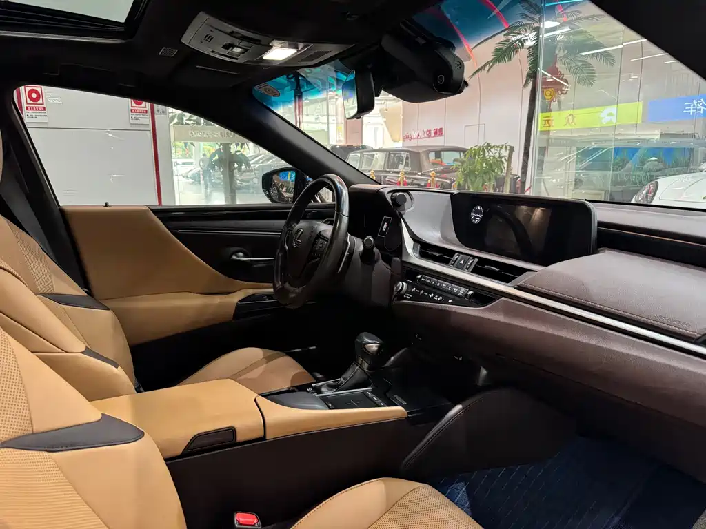 Lexus ES — миниатюра 5